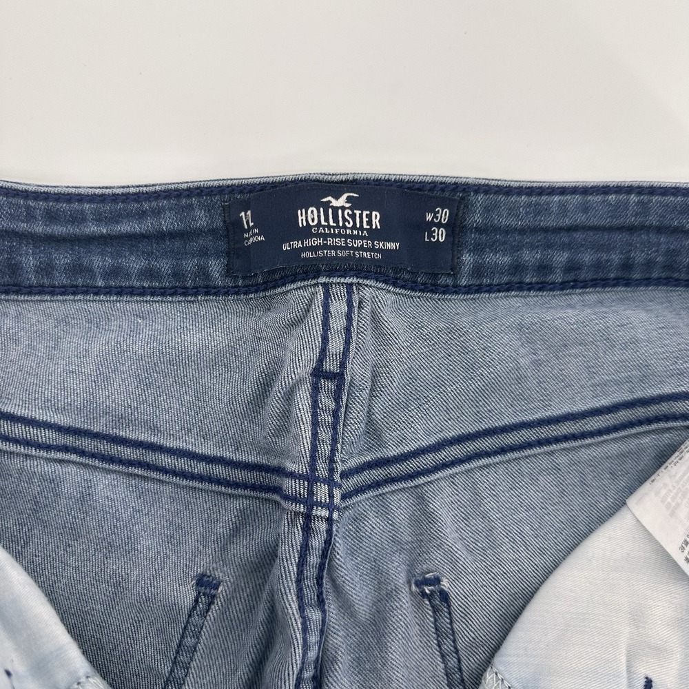 Hollister Ultra High-Rise, Super Skinny 30x30 Ripped Style Soft Stretch - Picture 6 of 11